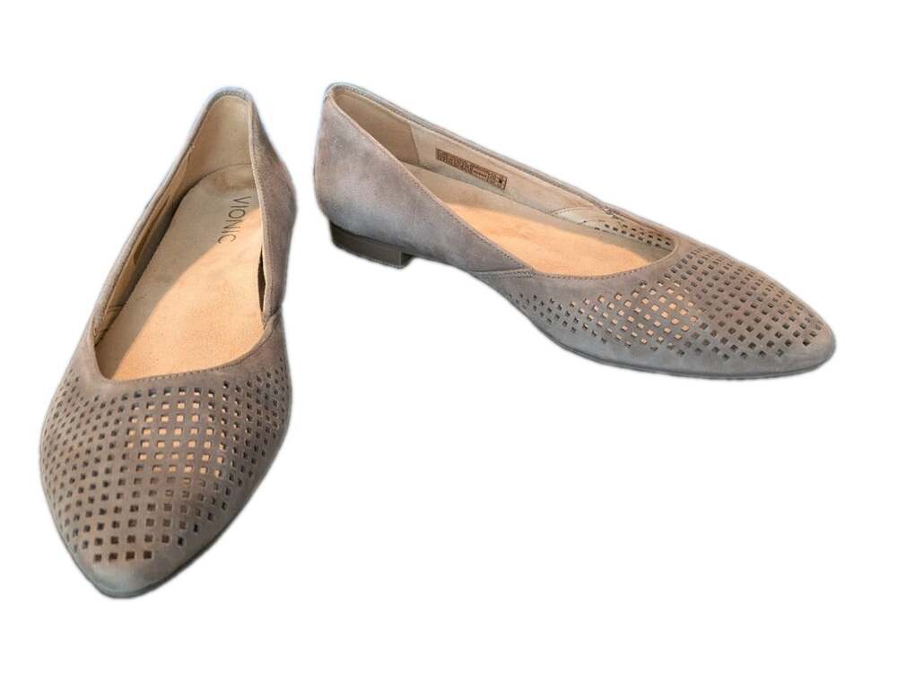 Vionic Posey Taupe Suede Perforated Pointed Toe Ballet Flats Womens 7.5 359POSEY